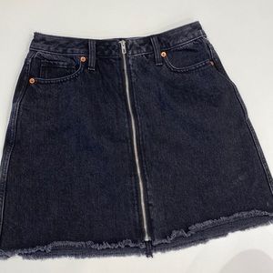 Abercrombie & Fitch Black Denim Skirt Zoe Size 4/27 A-Line Zipper Raw Hem NWOT